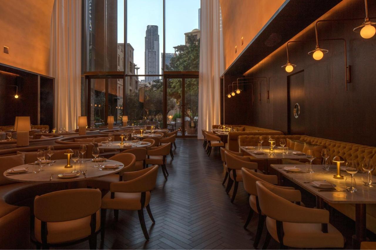 The Dubai Edition Экстерьер фото Interior of the restaurant