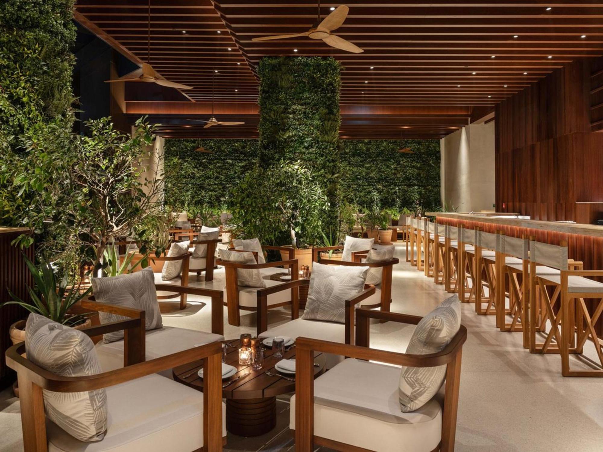 The Dubai Edition Экстерьер фото The Bar